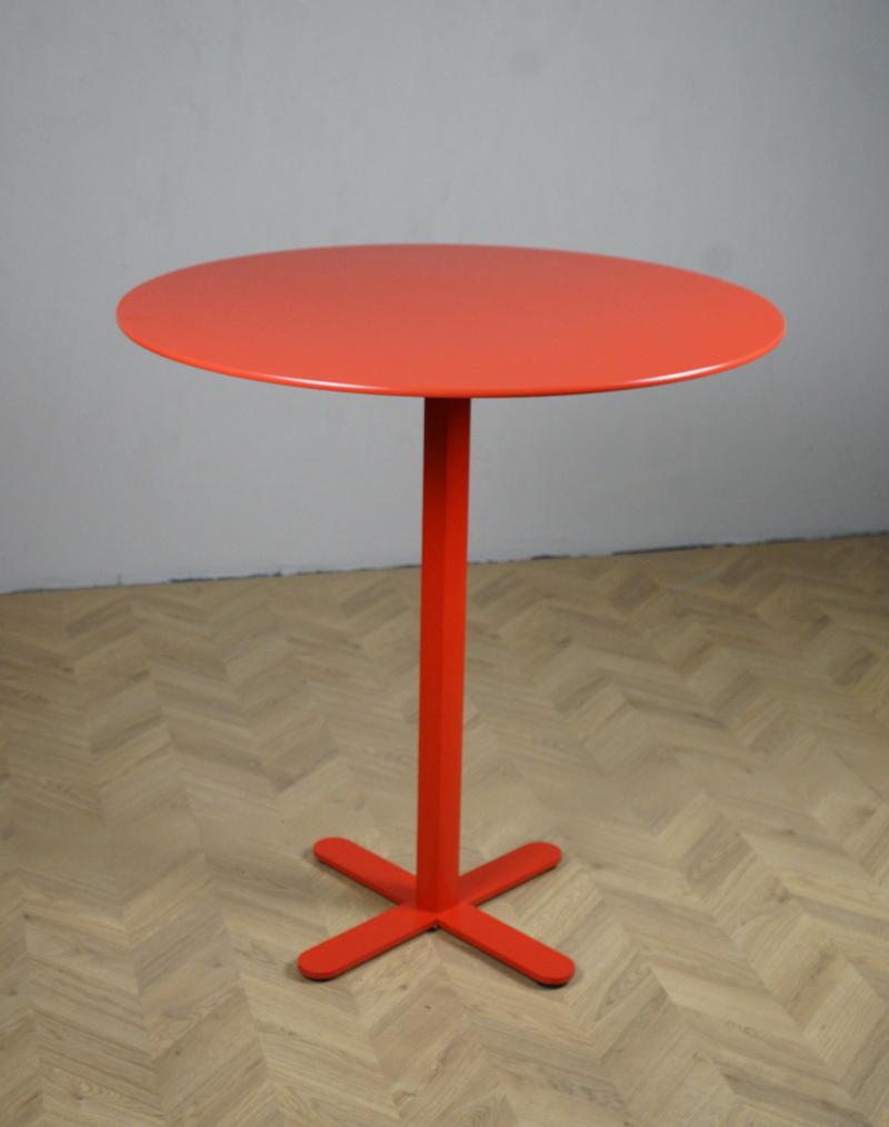 Montana højbord i knaldrød set forfra med diameter 90 cm og dybde 106 cm